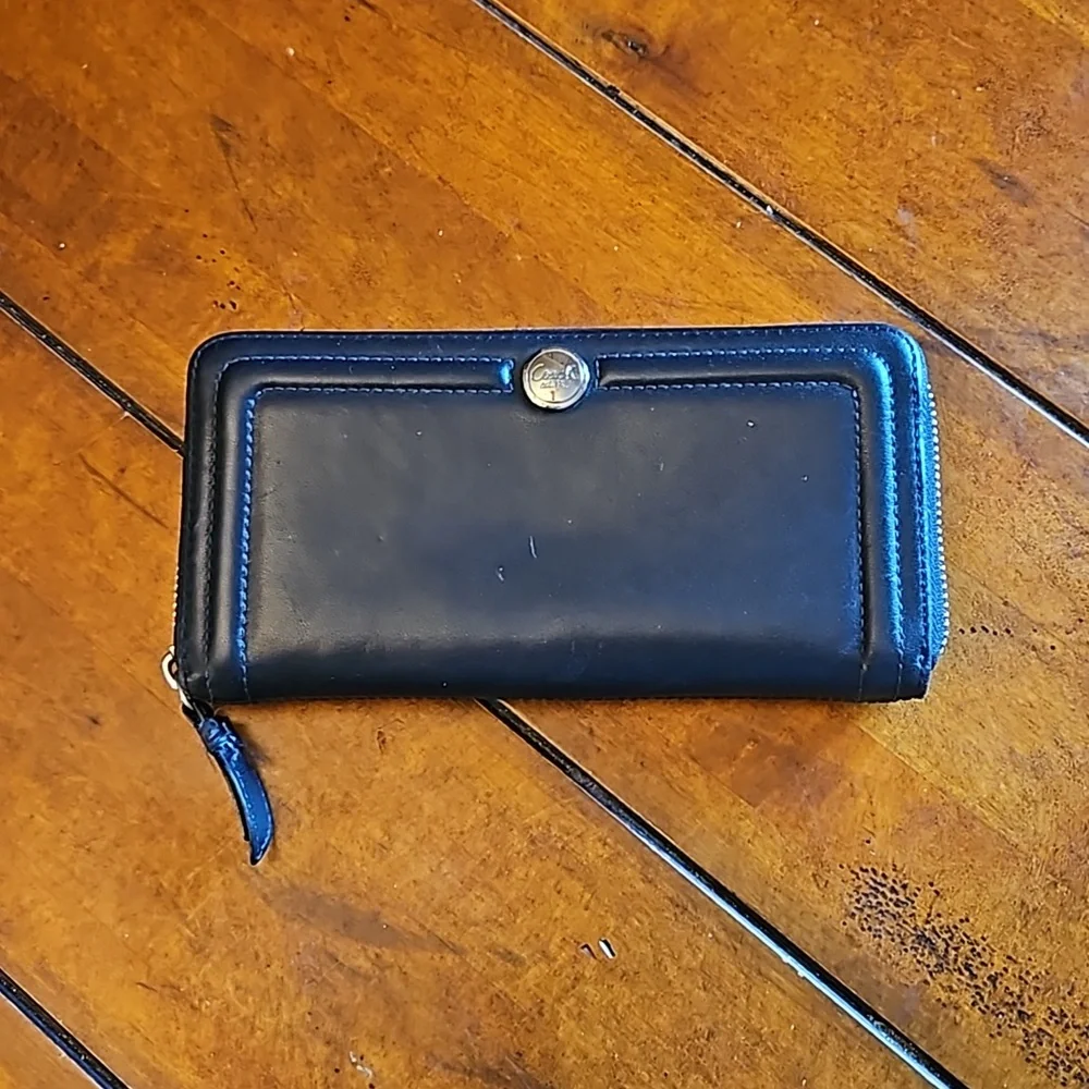 COACH | ZIP AROUND WALLET